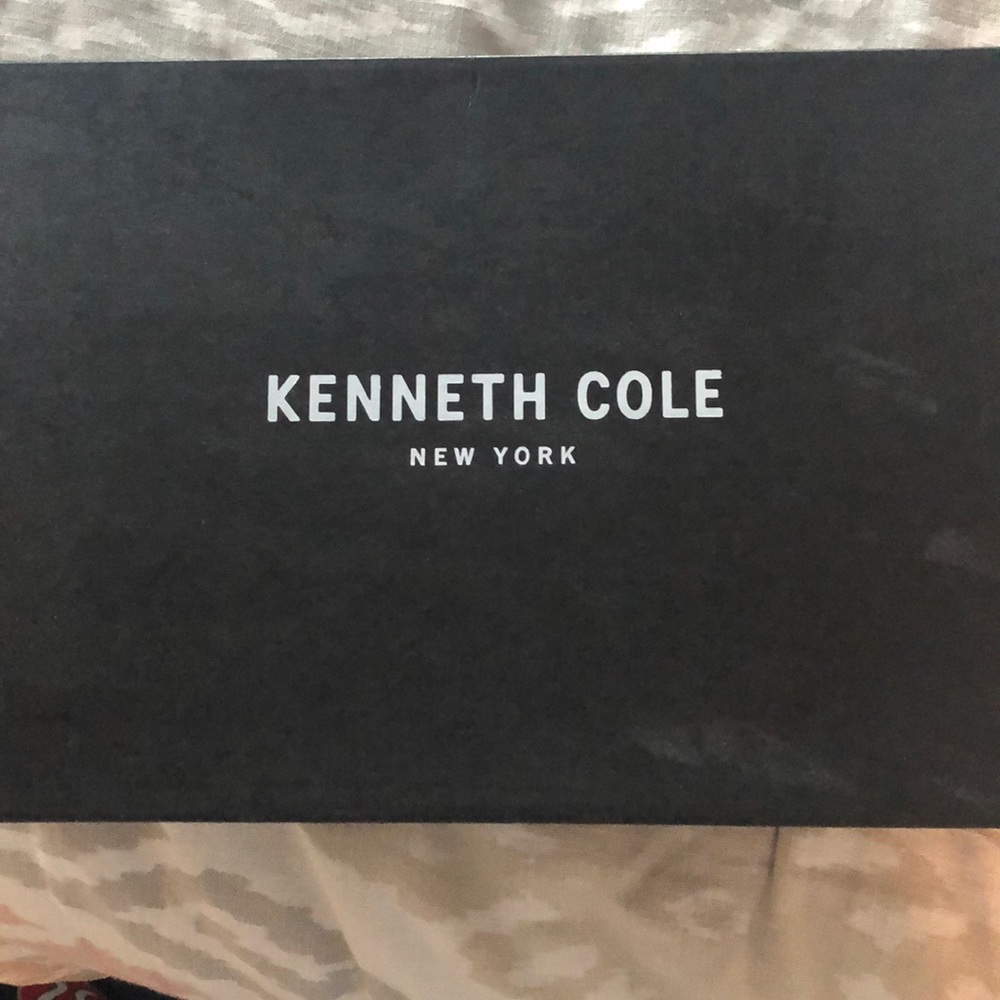 Kenneth Cole black sandals